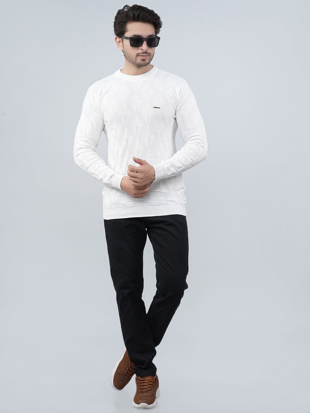 FEVERFEW Men Self Design Round Neck Sweater