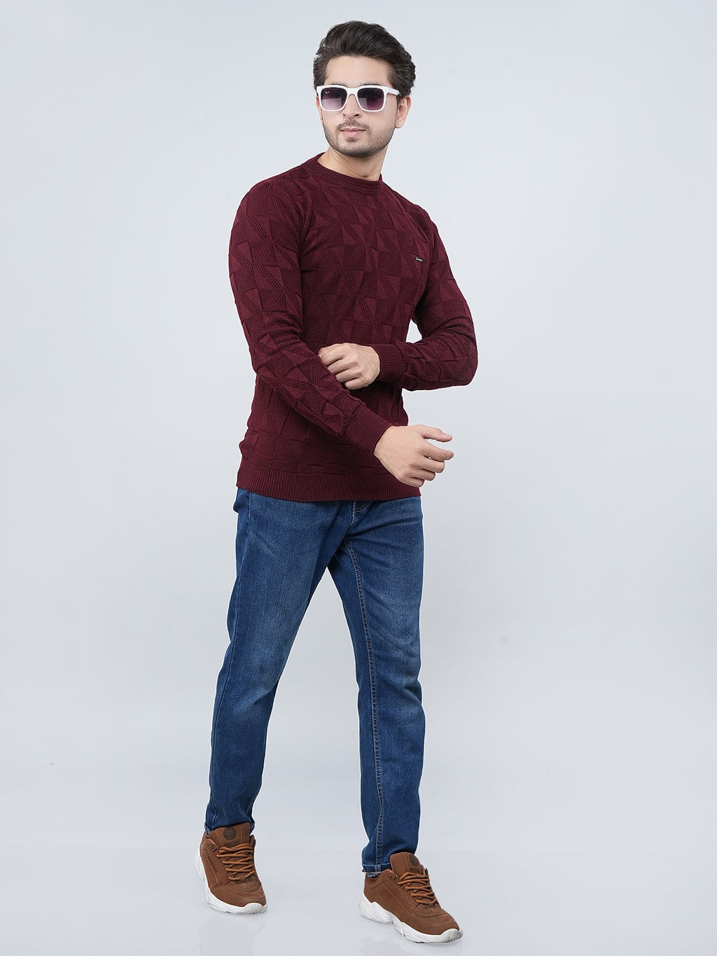 FEVERFEW Men Self Design Round Neck Sweater