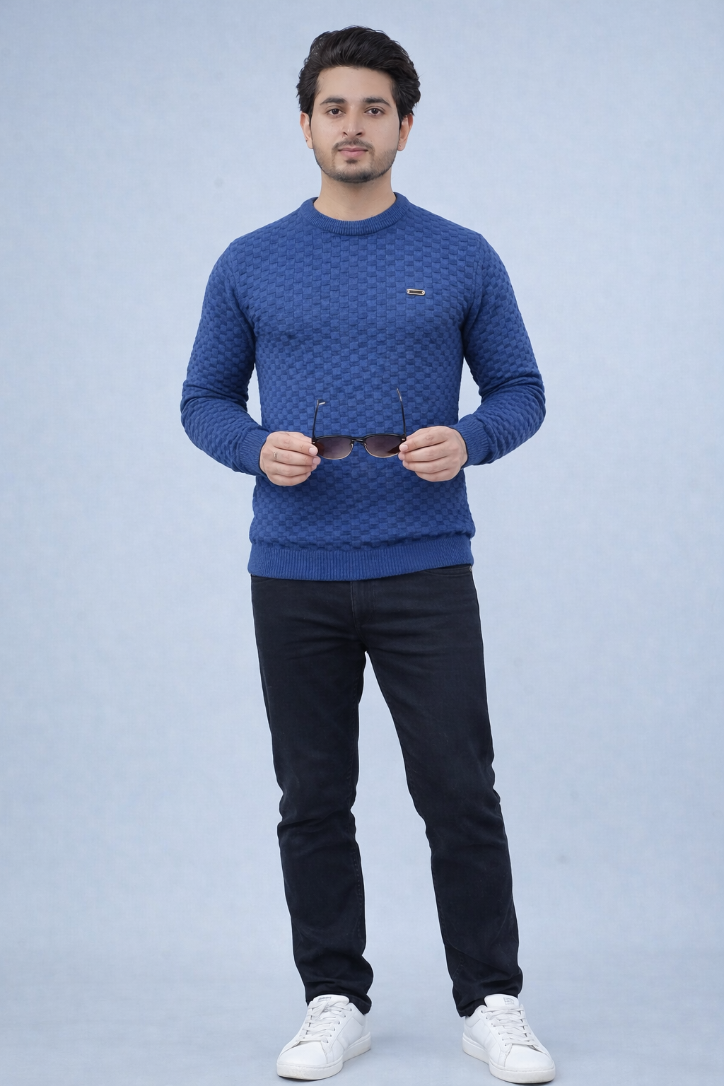 FEVERFEW Men Self Design Round Neck Sweater